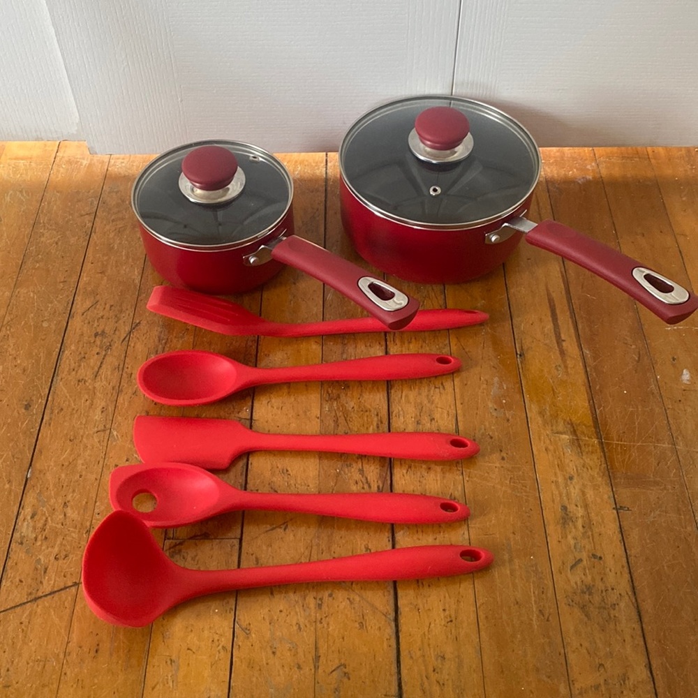 Utopia Kitchen Nonstick pot Set 1 and 2 Quart Glass Lid and 5 silicone utensils